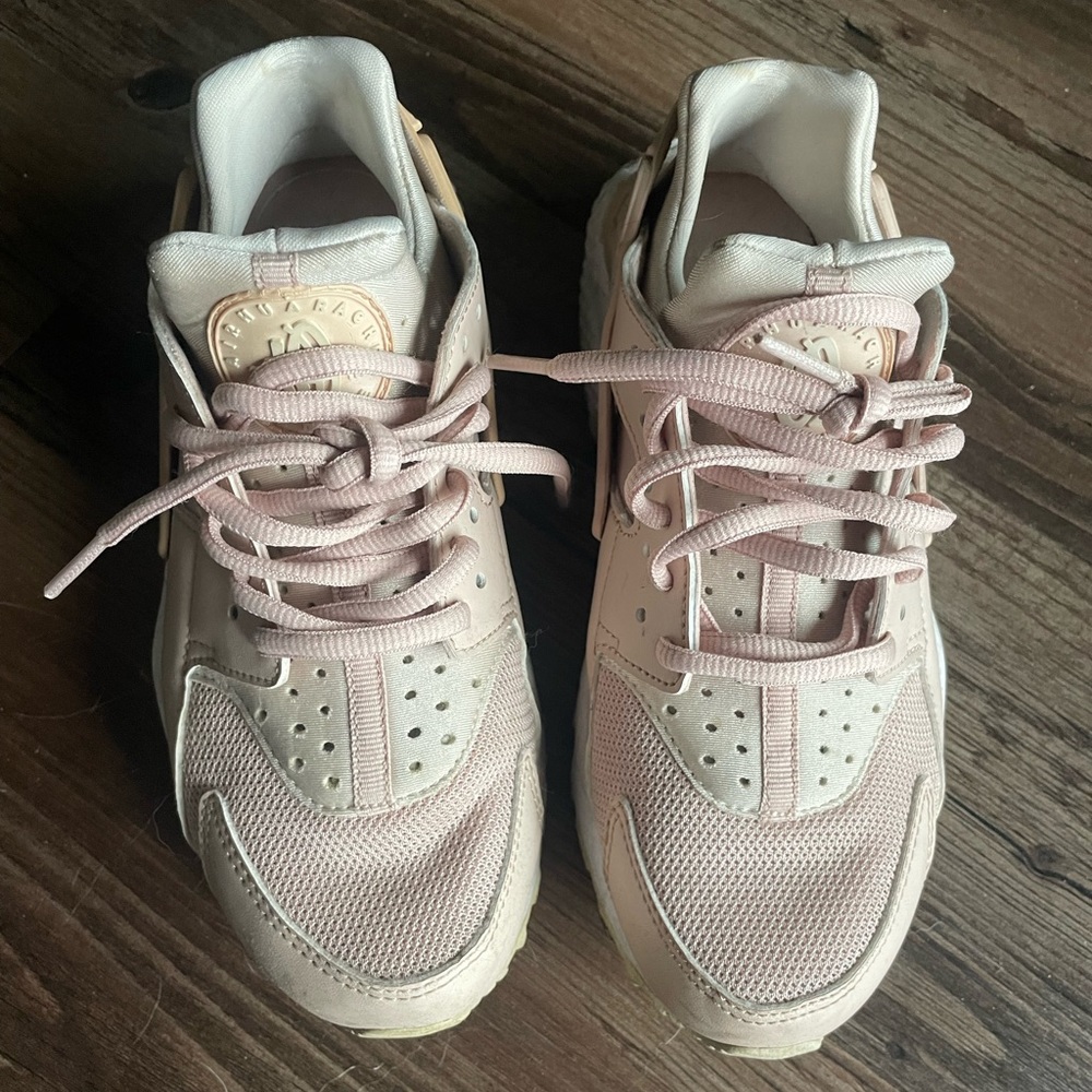 Pink Nike Air Huarache women’s size 6
